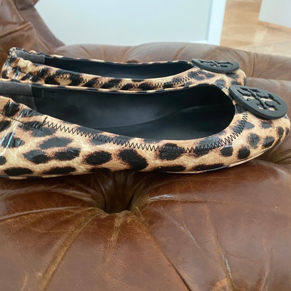 Tory Burch Leopard Reva Flat - Picture 1 of 4